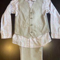 Boys Izod 3 Piece Suit Sz 7