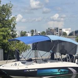 Bayliner.   2016.  19 Pies 