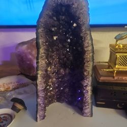 13in. Tall 20lbs. Amethyst Cystal Geode