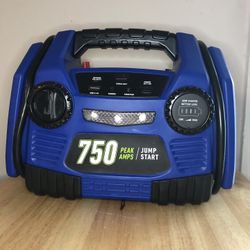CEN-TECH 750 Peak Amps Car Battery Jump Start
