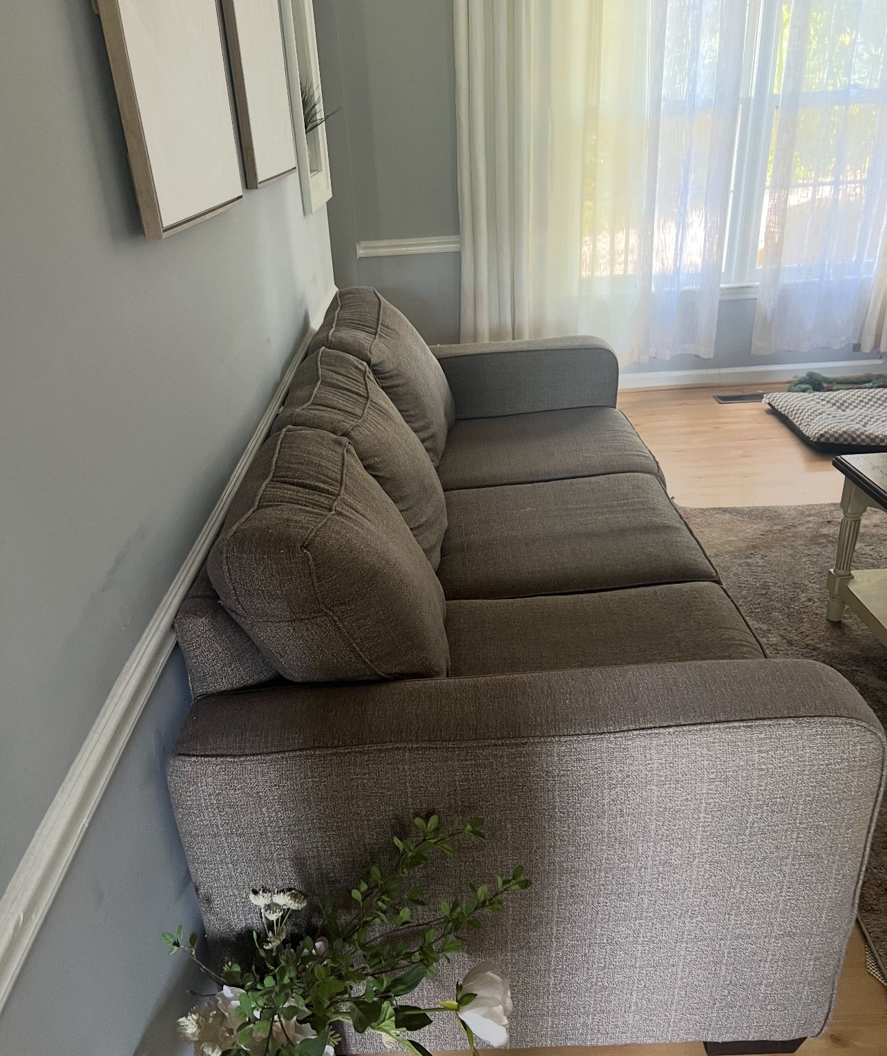 Couch 125 OBO