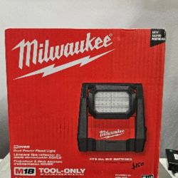 milwaukee flood light 