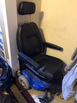 Electric wheelchair