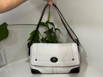 Coach F19957 White Pebbled Leather Flap Shoulder Bag Brown Trim Y2K