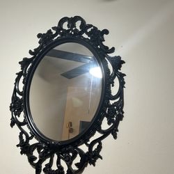 Black Dinning Room Table and Chairs