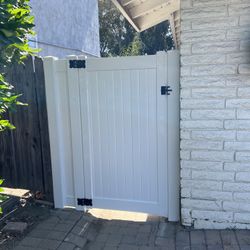 Vinyl Gates