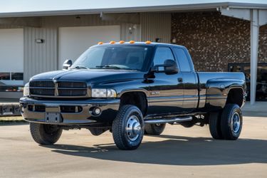 2002 Dodge Ram 3500 SLT Quad Cab Dually 4×4 Cummins 6-Speed