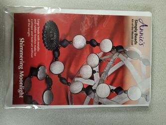 Annie's Simply Beads Shimmering Moonlight jewelry making kit.
New, unopened, in package.
Annie's Simply Beads Kit of the Month
Total of 6 new kits ava