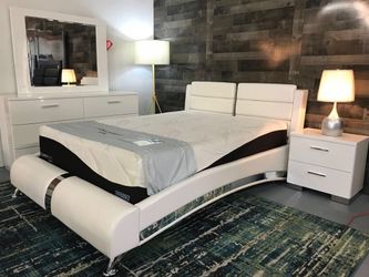 Bed Queen Size - Delivery Free - Cama Queen Colchón Incluído - Delivery Gratis,