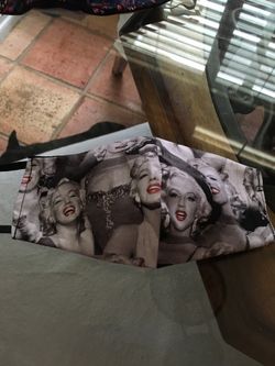 Marlyin Monroe face mask ( adult )