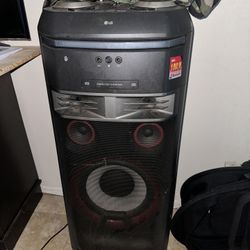 LG PARTY SPEAKER