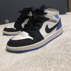 Jordan 1 Mid