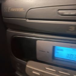 Emerson 3 Disc Cd Player 