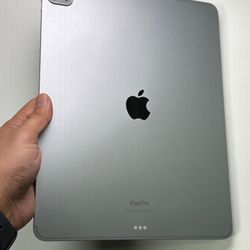 iPad Pro 12.9 6th Generation  256gb WiFi + Cellular