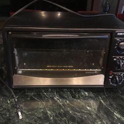 Toaster oven $15 Mr coffe $8 backing dish $10 steel big pot with lid $12 Steel drainer$10 first two are used and three are new togather &55