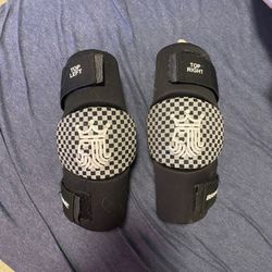 Used Brine Elbow Pads