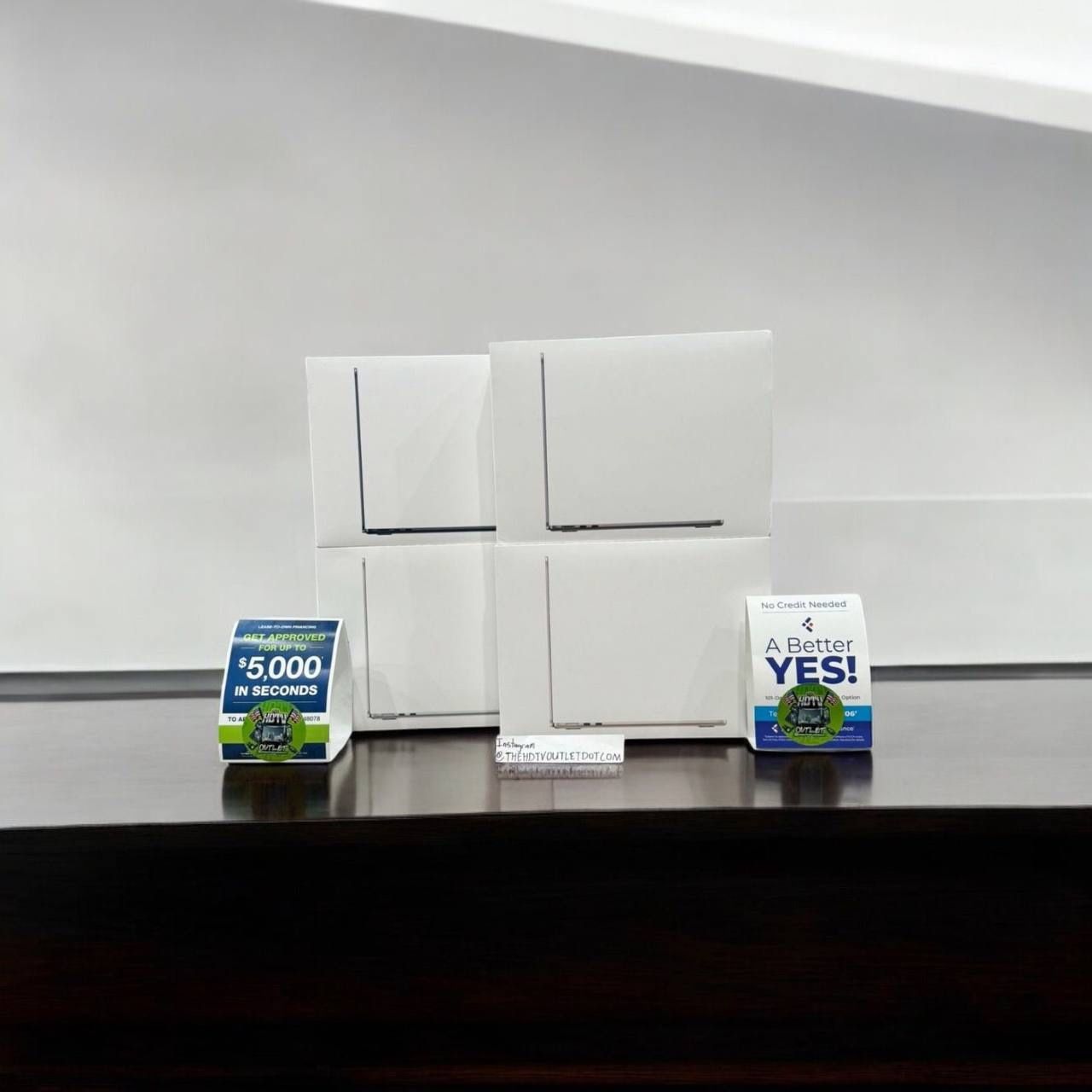 6565837 13” Apple MacBook Air m3 chip 8gb 256gb latest model