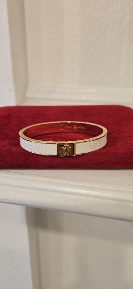 Brand New White Tory Burch Kira Enamel Hinged Bangle Bracelet with logo 18K-Gold-Plated