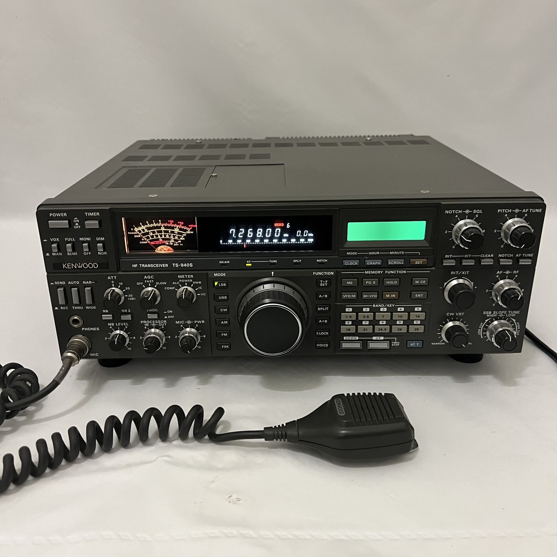 Kenwood TS-940S HF 100w Ham Radio Transceiver Dual Band am/fm Powers on Read
