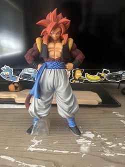 Gogeta SSJ4 Figure 