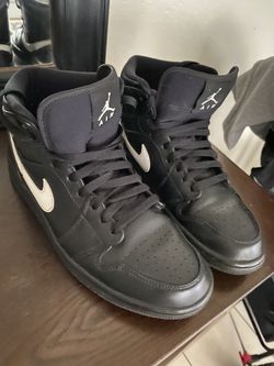 Black Hi Top 1s