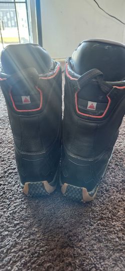 SNOW BOOTS