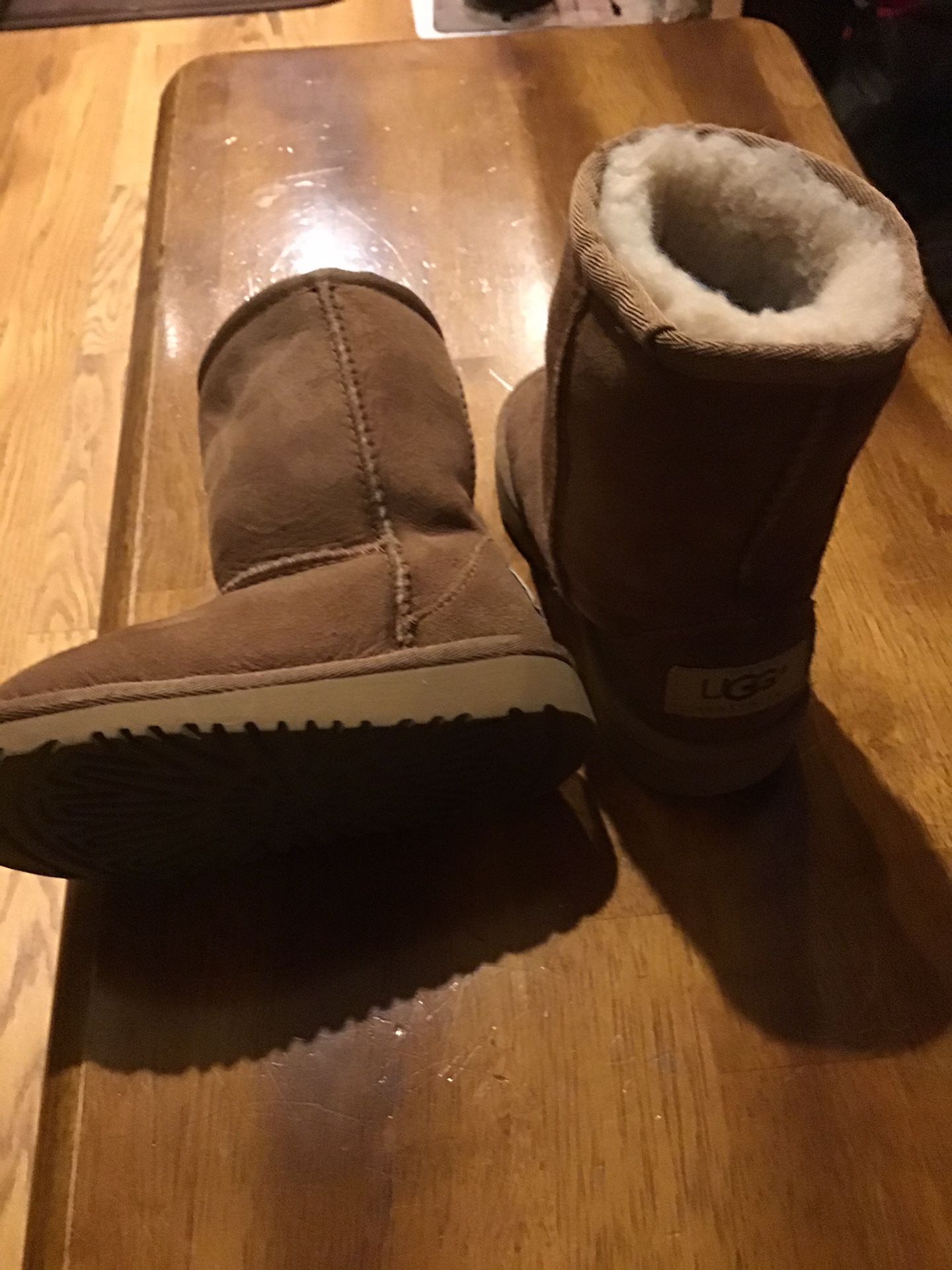 Uggs Boots. Toddler 7