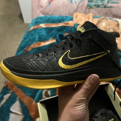 Nike Kobe AD Mid $250 Size 9.5