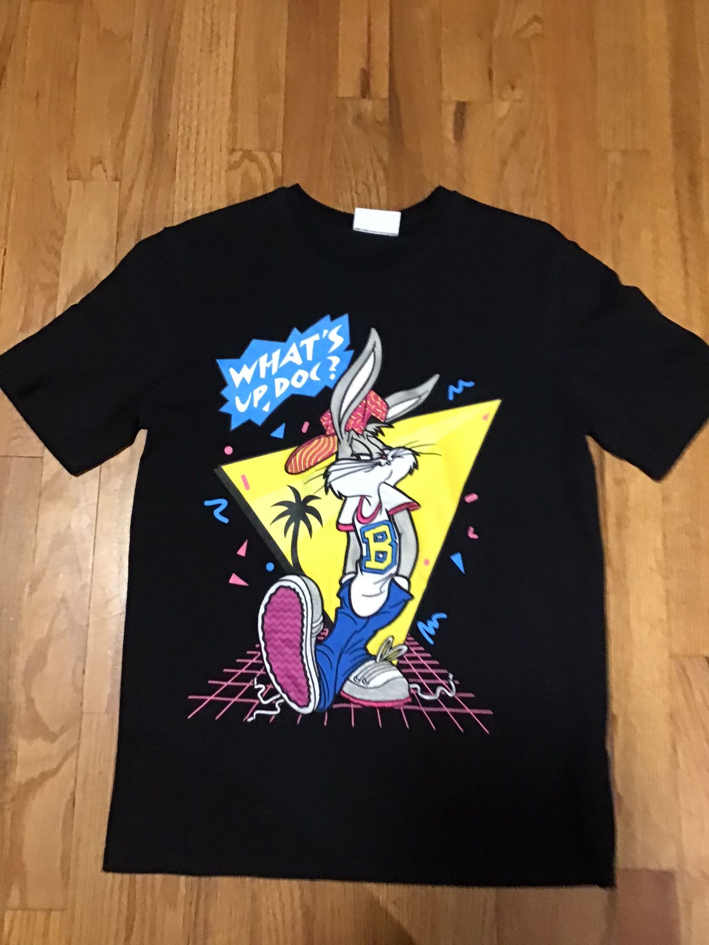 Authentic Looney Tunes Bugs Bunny Whats Up Doc Graphic Shirt Size Small Execellet Condition