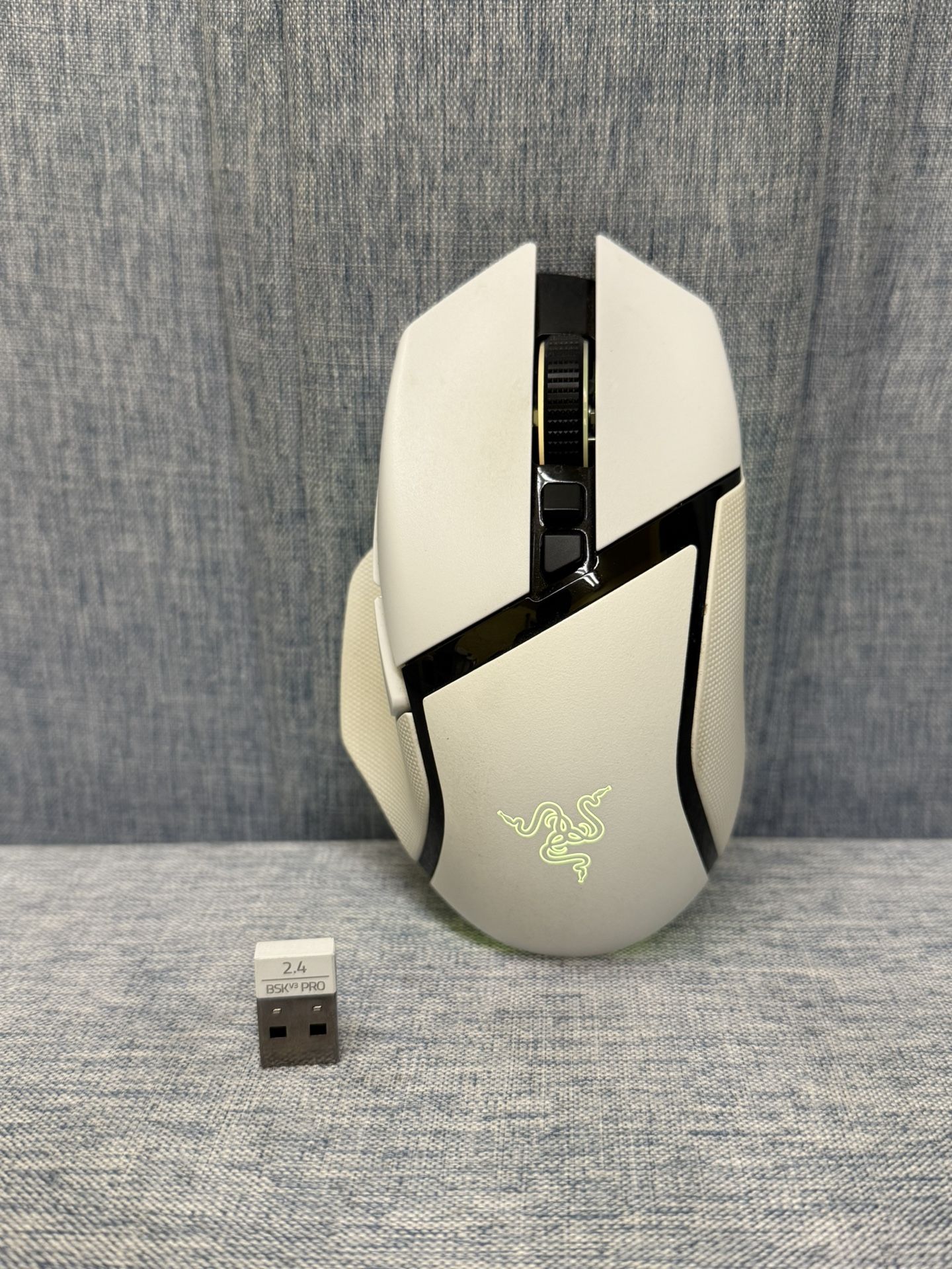 Razer - Basilisk V3 Pro Optical Gaming Mouse with HyperScroll Tilt Wheel - Wireless