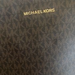 Micheal Kors Crossbody Purse