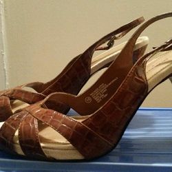 Issac Mizrahi Brown & Cream Heels -sz 10