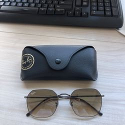 Women’s Raybans Perfect Condition