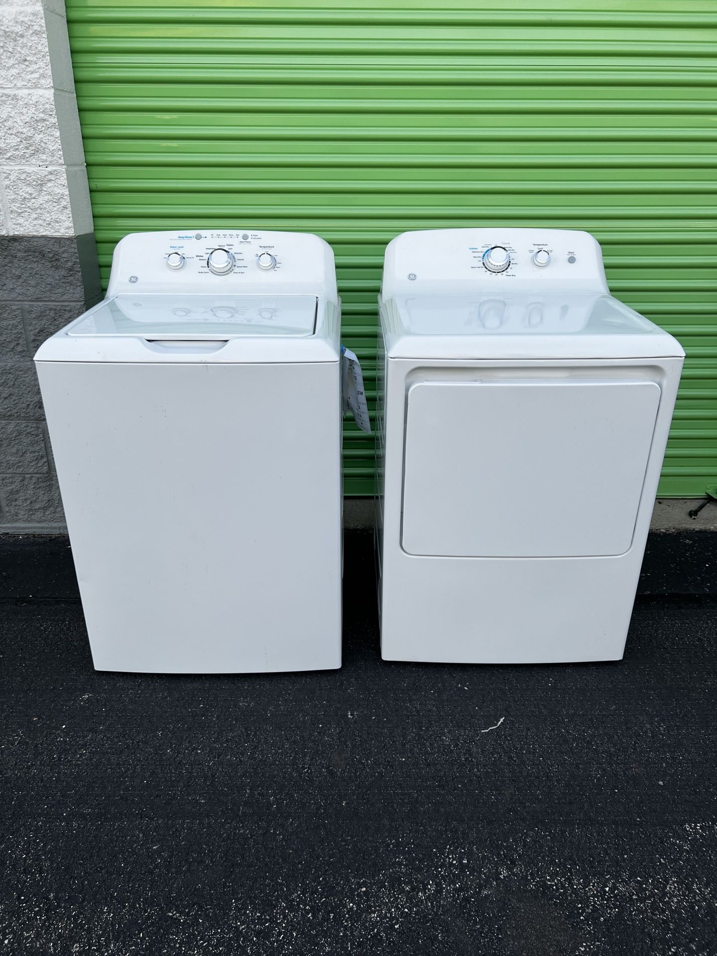 GE Washer/Dryer Set (Like New)