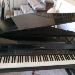 Yamaha Electric Baby Grand