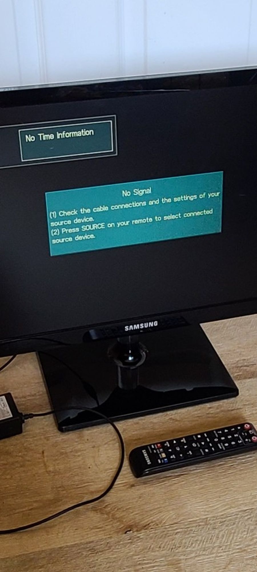 TV Monitor 24 in. LED LCD 1080p Samsung T24C550ND