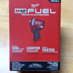 Milwaukee M12 3/8 Stubby Impact Wrench