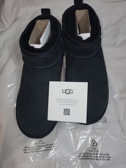 UGG Classic Ultra Mini Black Boots Women’s 8 With Box