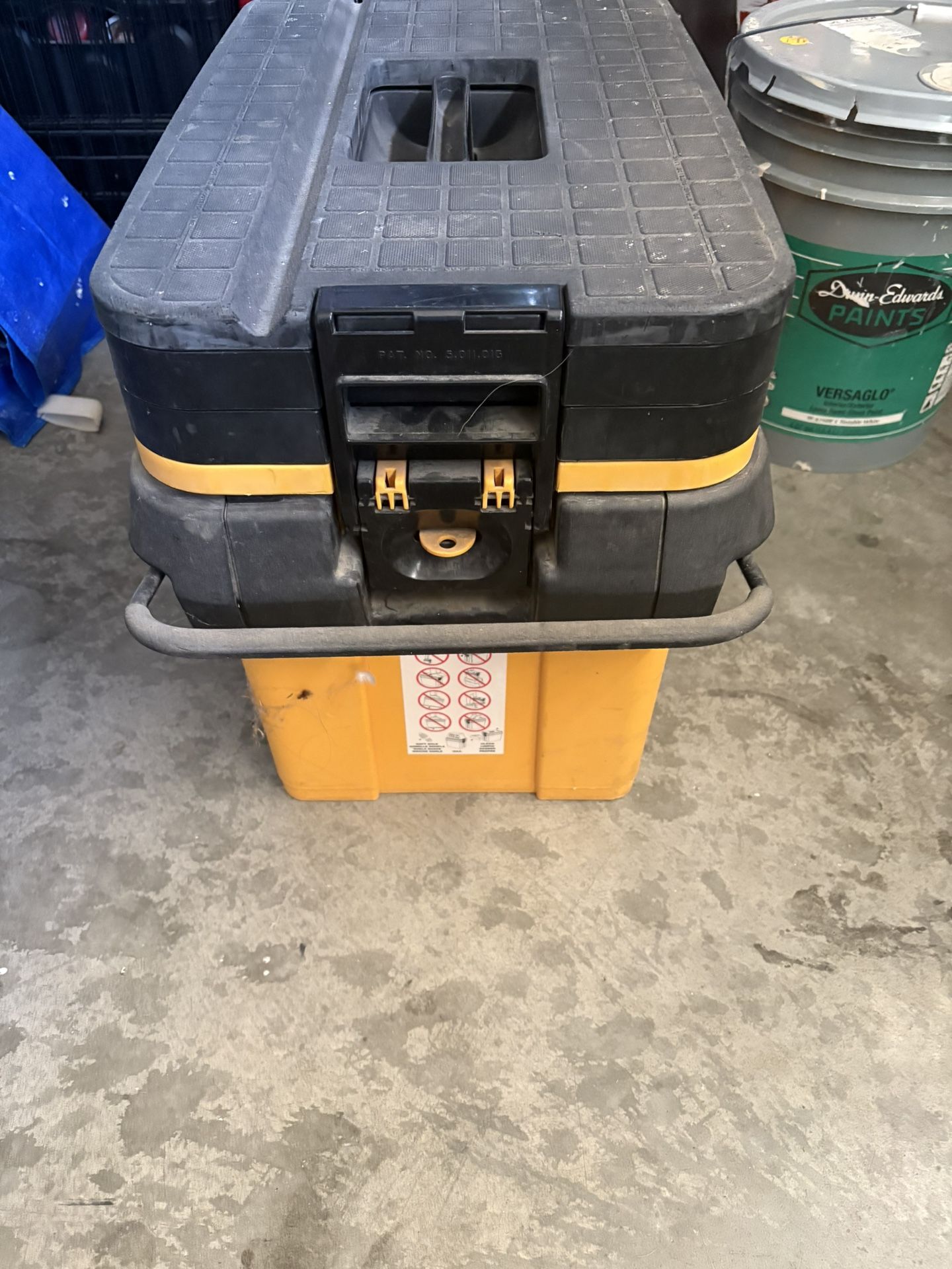 Toolbox with wheels
