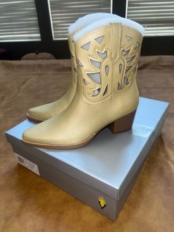 NIB VOLATILE Women's Esther Western Boot Women’s size  8.5
