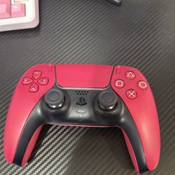 PS5 controller and Logitech G733 headset