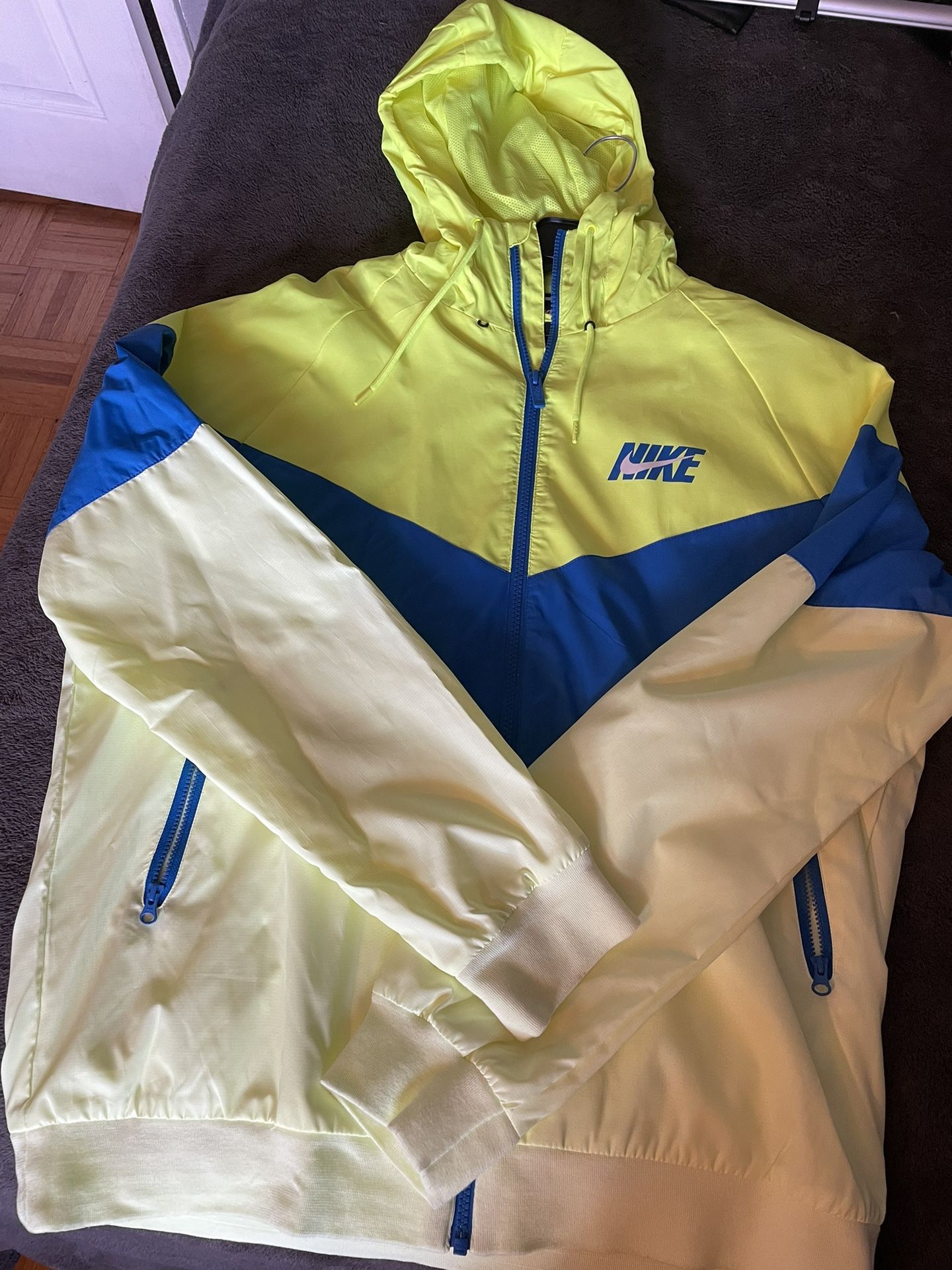 Nike Windbreaker Rain Jacket Size Larger New