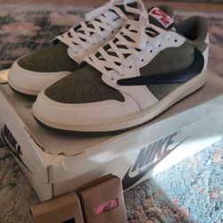 Jordan 1 Low Travis Scott 