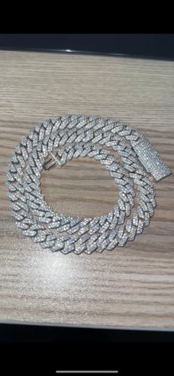 VVS 10mm Moissanite Cuban Chains - PASSES DIAMOND TESTER