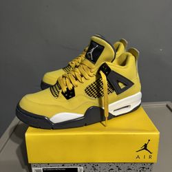 AIR JORDAN 4