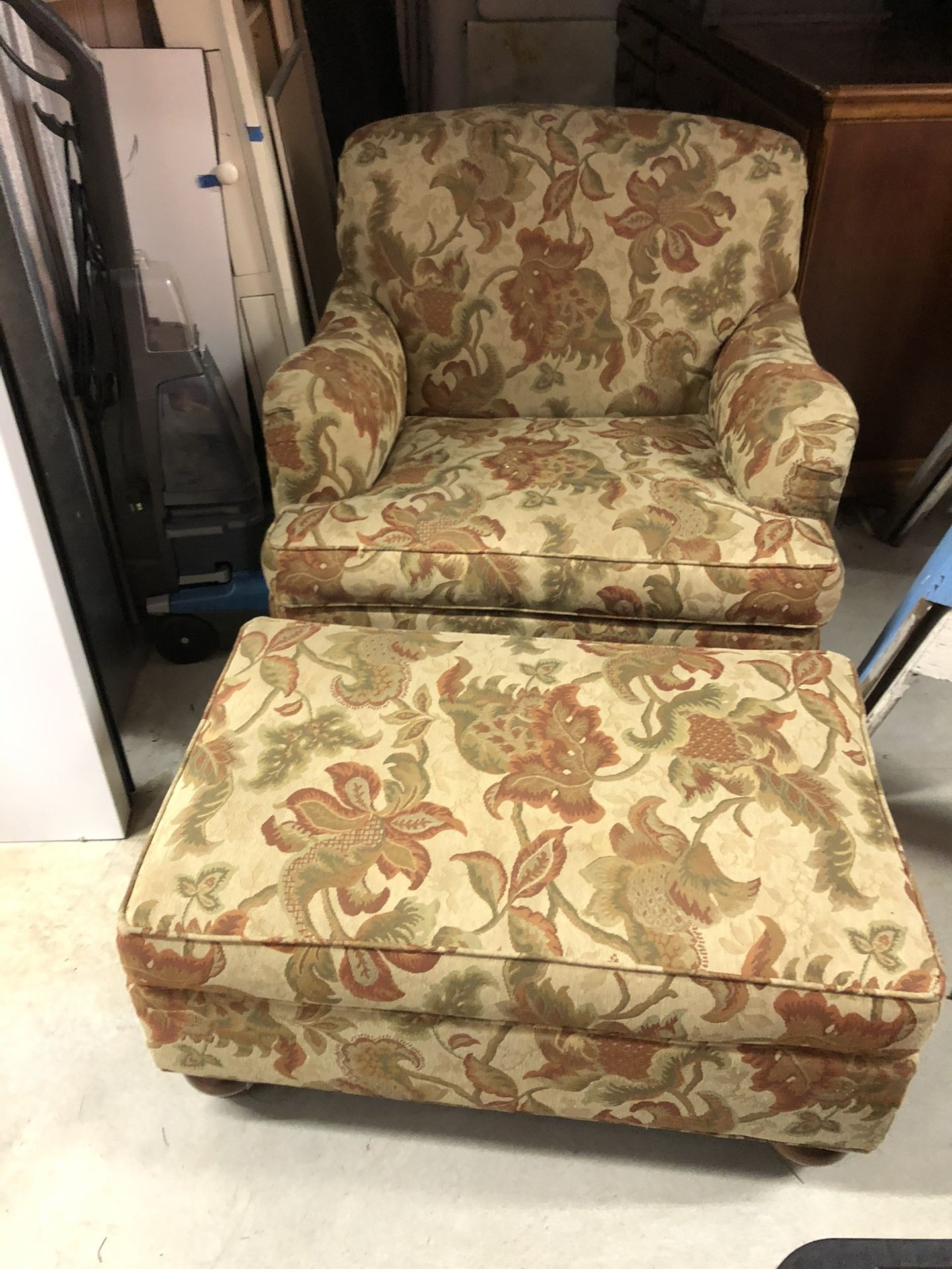 Ethan Allen Chair With Ottoman