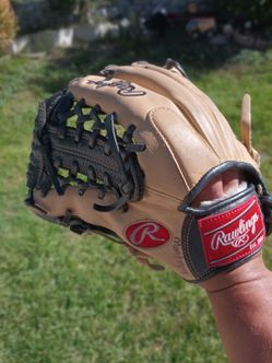 Rawlings Lefty Baseball Glove