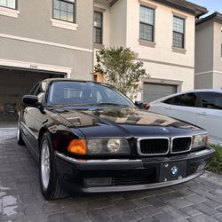 BMW 740i