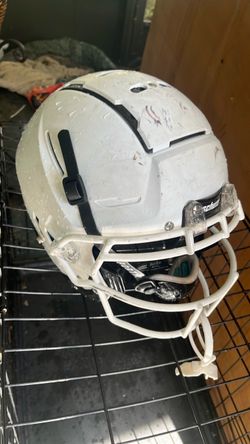 F7?Schutt White Football Helmet with Facemask