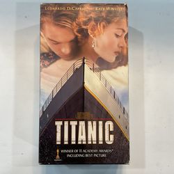 Titanic VHS Box Set 2 Tapes Kate Winslet, Leonardo DiCaprio